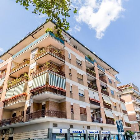 Bbhome Penthouse Bright And Elegant Metro Conca D'Oro Рим Экстерьер фото