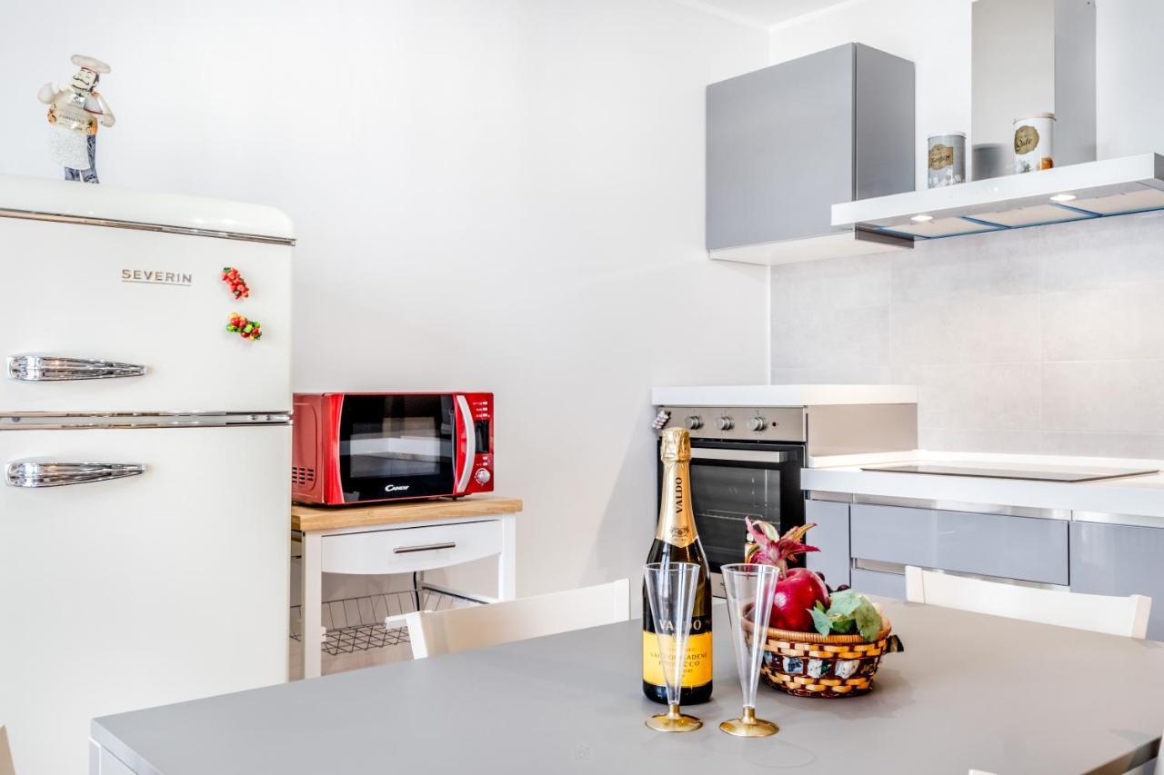 Bbhome Penthouse Bright And Elegant Metro Conca D'Oro Рим Экстерьер фото